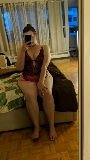 Lilou-rose incall escort in Ferndale, meet for sex
